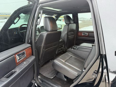 Used 2016 Lincoln Navigator Select AWD/4WD image 19