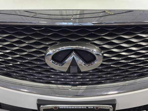 Used 2019 INFINITI QX60 Luxe w/ Sensory Package FWD image 10
