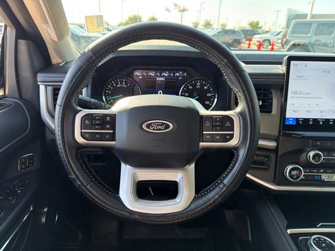 Used 2024 Ford Expedition XLT RWD image 20