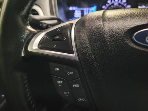 Used 2020 Ford Fusion SEL image 22