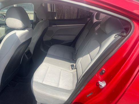 Used 2017 Hyundai Elantra SE image 9