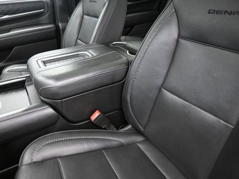 Used 2021 GMC Yukon XL Denali AWD/4WD image 17