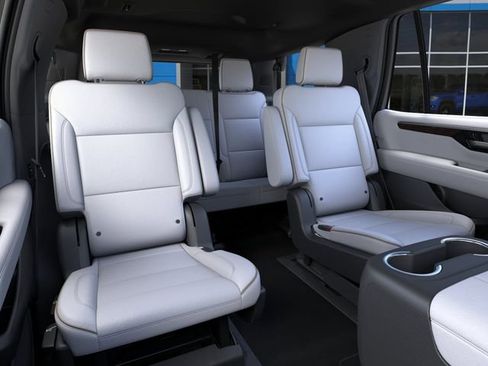 New 2026 Chevrolet Tahoe Premier w/ Sun And Tow Package AWD/4WD image 17