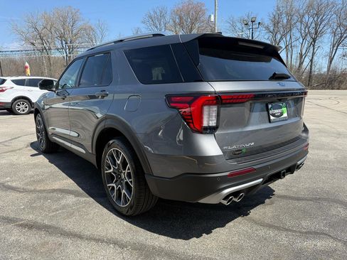 Used 2025 Ford Explorer Platinum w/ Ultimate Package AWD/4WD image 5