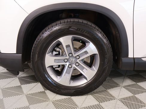 Used 2025 Honda Pilot EX-L image 18