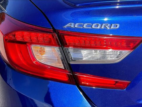Used 2018 Honda Accord Sport image 28