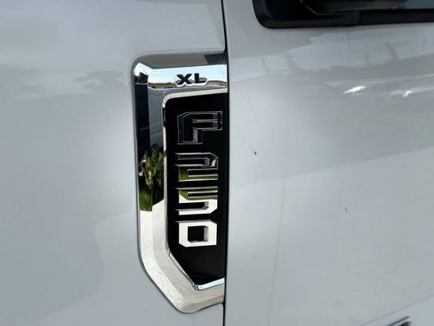 Used 2019 Ford F250 XL w/ Power Equipment Group AWD/4WD image 18
