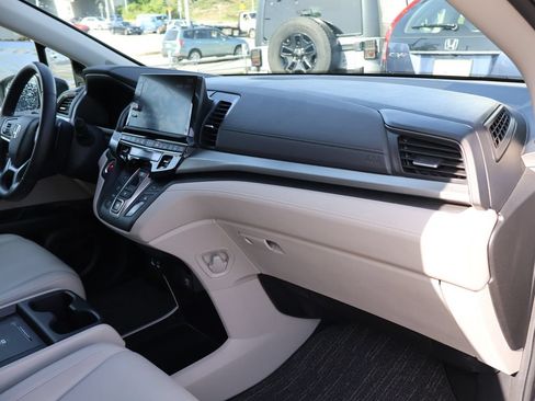 Certified 2025 Honda Odyssey EX-L image 9