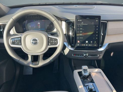 New 2026 Volvo XC90 B6 Plus w/ Protection Package Premier image 4