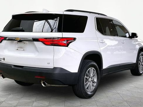 Used 2023 Chevrolet Traverse LT FWD image 5