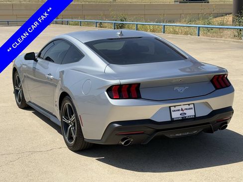 Used 2025 Ford Mustang Coupe RWD image 6