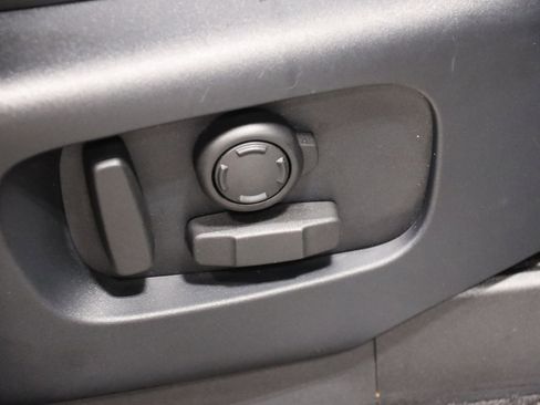 Used 2020 Land Rover Discovery HSE image 47