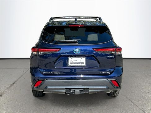 Used 2021 Toyota Highlander Limited image 6