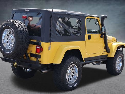 Used 2006 Jeep Wrangler Unlimited Rubicon AWD/4WD image 3