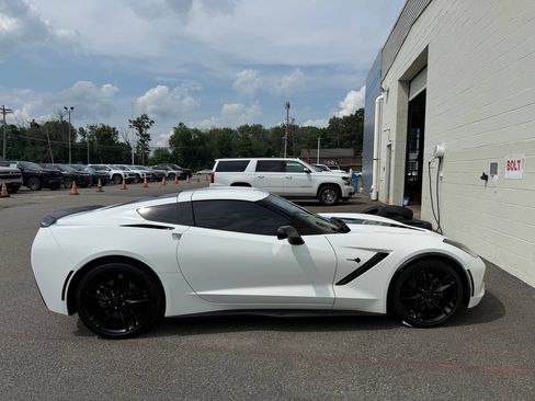 Used 2018 Chevrolet Corvette Stingray Coupe RWD image 21