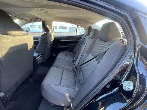 Used 2025 Toyota Camry LE image 27