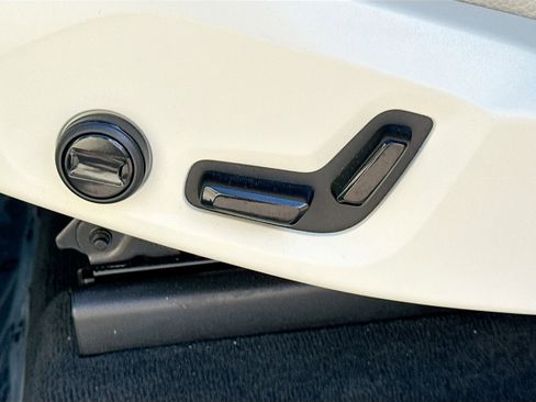 Used 2023 Volvo XC90 B5 Core w/ Protection Package Premier image 26