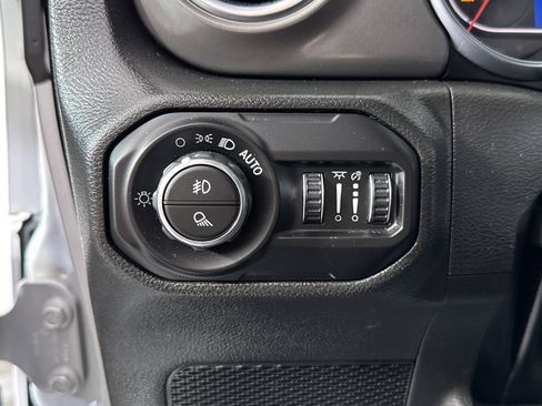 Used 2022 Jeep Gladiator Rubicon w/ LED Lighting Group image 24