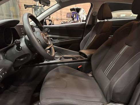 Used 2023 Hyundai Elantra SEL FWD image 18