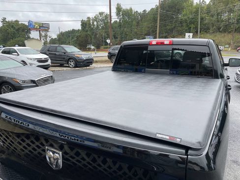 Used 2019 RAM 1500 Classic SLT image 7