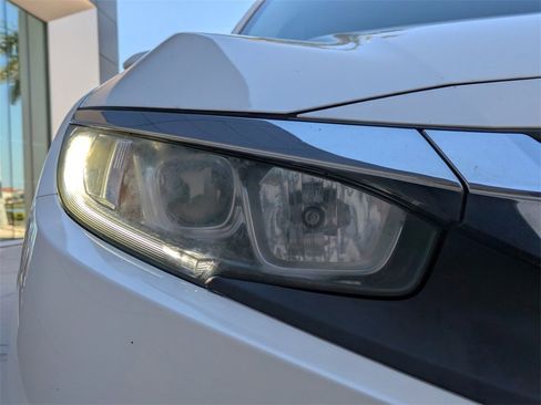 Used 2018 Honda Civic EX image 10