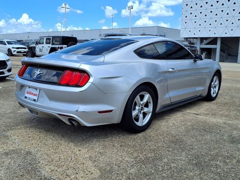 Used 2017 Ford Mustang Coupe RWD image 27
