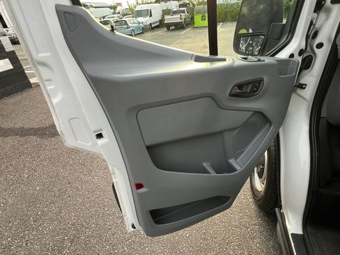 Used 2018 Ford Transit 250 148 Low Roof RWD image 9