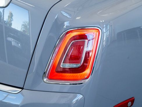 Used 2022 Rolls-Royce Phantom Sedan image 30