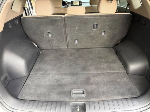 Used 2021 Hyundai Tucson SE w/ Cargo Package image 11