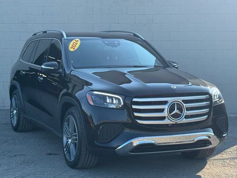 Used 2024 Mercedes-Benz GLS 450 4MATIC image 9