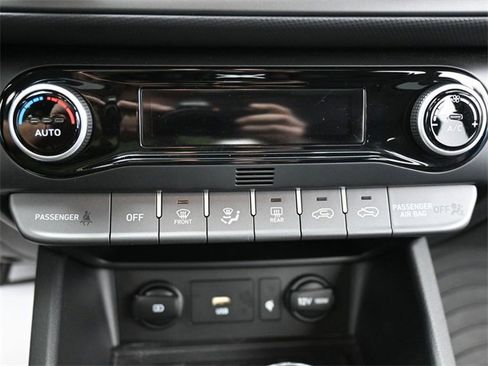 Used 2022 Hyundai Kona SEL w/ Convenience Package image 29