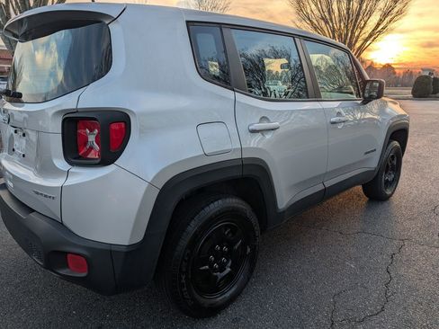 Used 2018 Jeep Renegade Sport w/ Power & Air Group AWD/4WD image 5