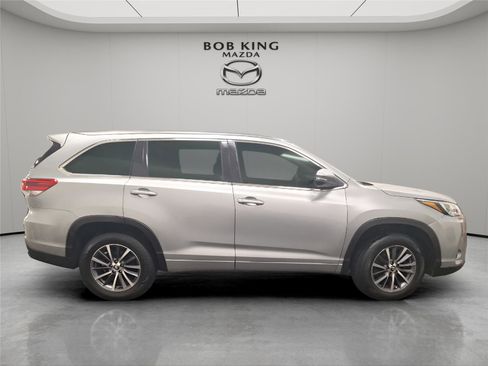 Used 2018 Toyota Highlander XLE FWD image 6