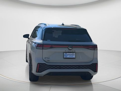 New 2026 Volkswagen Tiguan SE R-Line image 7
