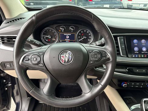 Used 2020 Buick Enclave Essence AWD/4WD image 17