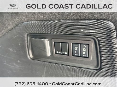 Certified 2024 Cadillac Escalade ESV Premium Luxury AWD/4WD image 15