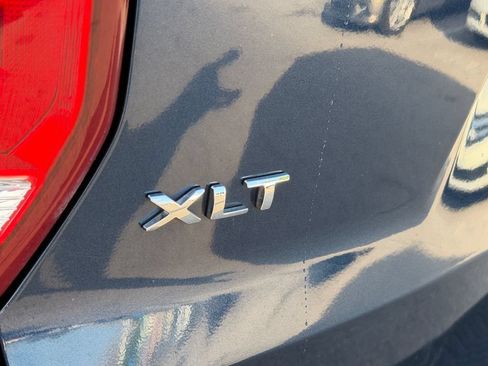 Used 2017 Ford Explorer XLT w/ Equipment Group 201A FWD image 14