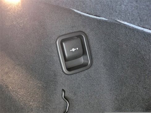 Used 2017 BMW X1 xDrive28i image 12