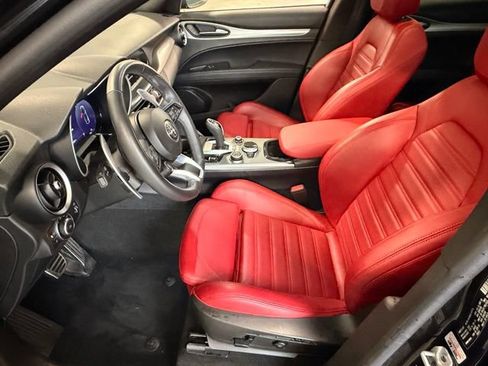 Used 2024 Alfa Romeo Stelvio Veloce AWD/4WD image 16