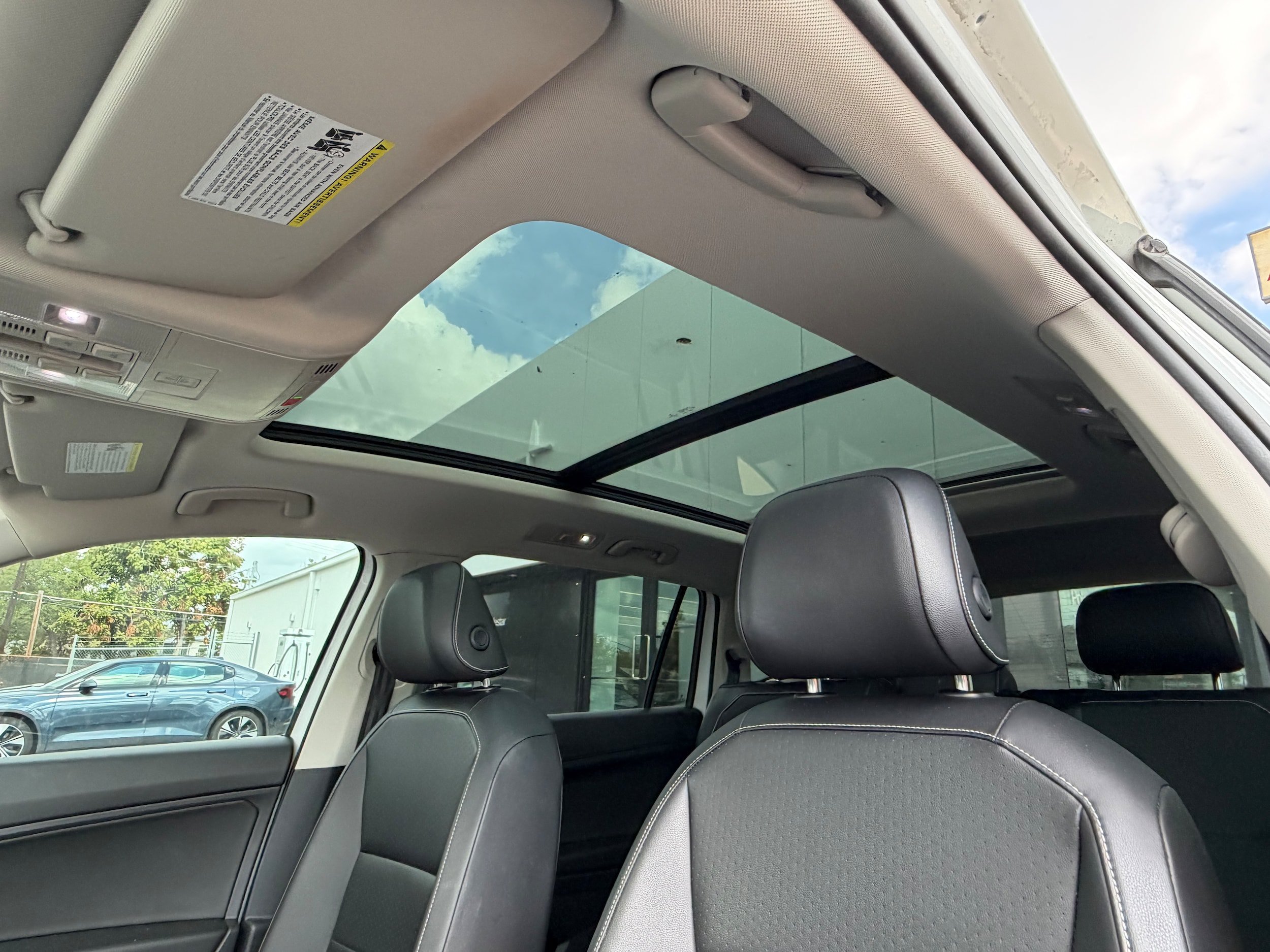 Used 2021 Volkswagen Tiguan SE FWD image 23