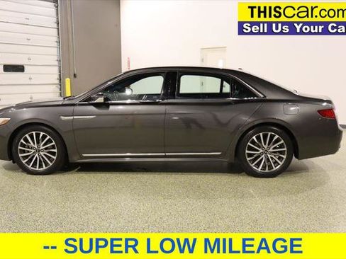 Used 2017 Lincoln Continental Select image 4