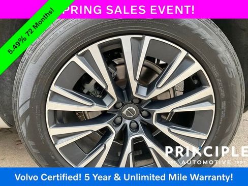 Certified 2022 Volvo XC90 T5 Momentum image 13