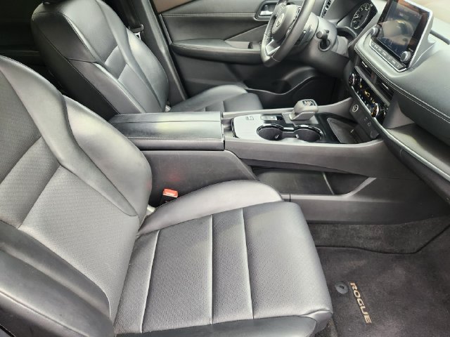 Used 2023 Nissan Rogue SV w/ SV Premium B Package FWD image 15