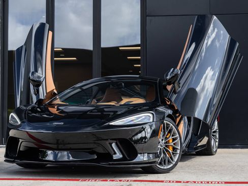 Used 2023 McLaren GT RWD image 2