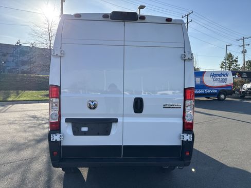 Used 2024 RAM ProMaster 2500 w/ Premium Convenience Group image 8