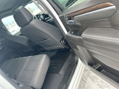 Used 2022 Chevrolet Silverado 1500 LT AWD/4WD image 19
