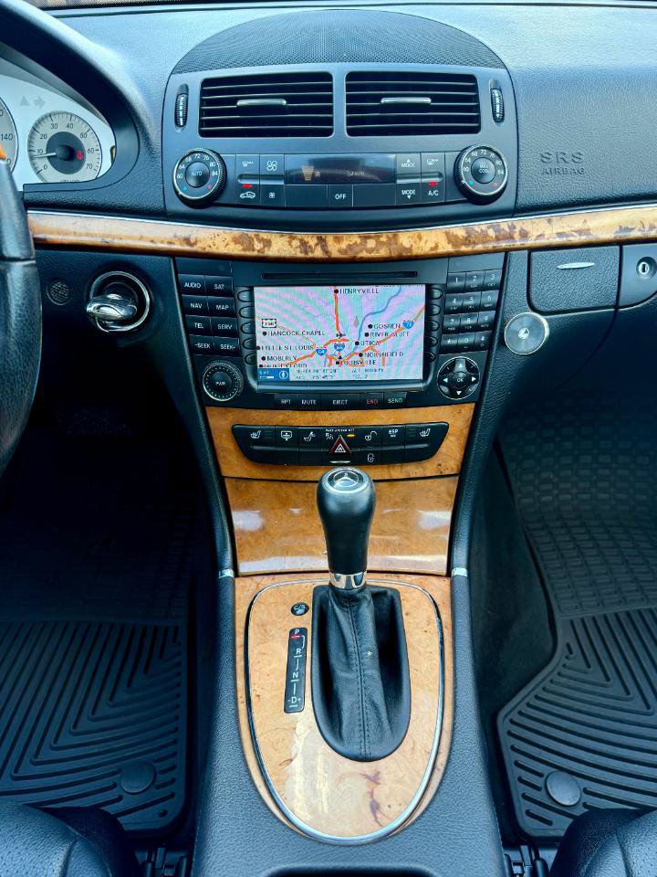 Used 2008 Mercedes-Benz E 350 4MATIC Sedan image 25