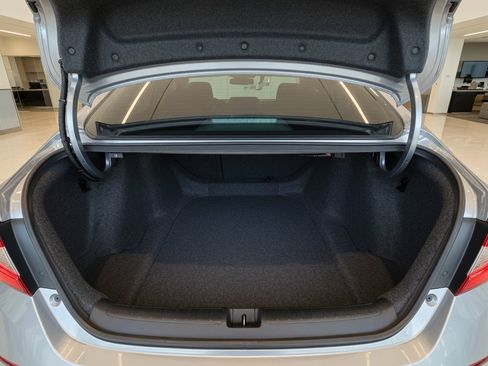 Used 2018 Honda Accord Sport image 14