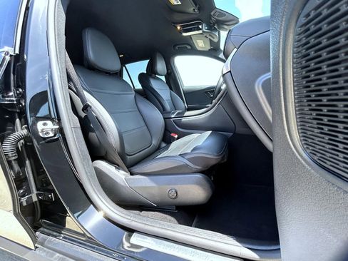 Used 2024 Mercedes-Benz GLC 300 GLC 300 image 16