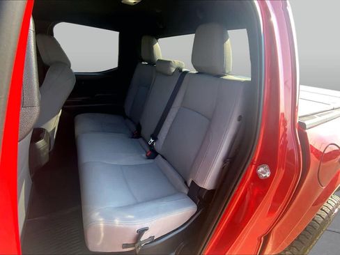 Used 2025 Toyota Tacoma SR5 AWD/4WD image 21